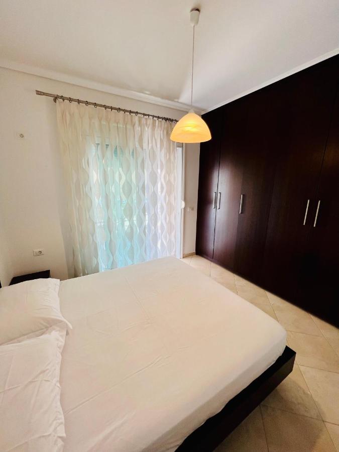 Sunshine Apartment Sarandë Exteriör bild